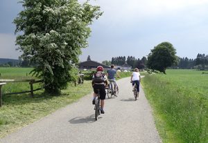 Sur les sentiers parfaitement aménagés du RAVeL au pays de Herve. Photo ©Serge Abel-Normandin