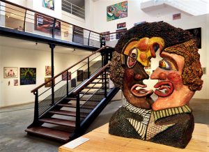 80 artistes du monde entier des années 60 à aujourdhui au travers de près de 1500 oeuvres, cest le formidable cadeau offert par la célèbre collectionneuse dart Cérès Franco, à découvrir au fil des ans et des expositions. The Galéjade, 1986; by Louis CHABAUD; Clay smoothed and painted with varnished acrylic; 50X39 - 13cm. Collection . Cérès Franco