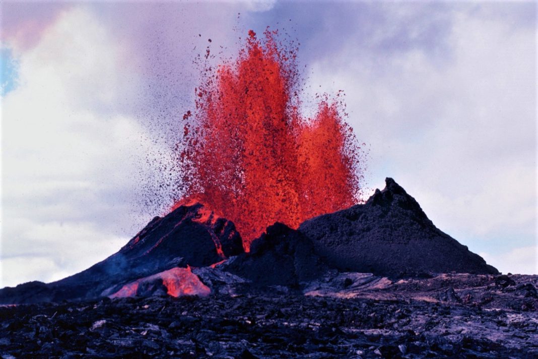 L ruption du volcan   Hawa  fait perdre des millions de 