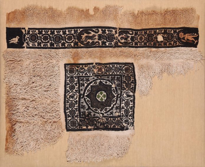 files_fichier_12879_fragment-de-couverture-ou-de-coussin-egypte-5-6e-siecle-ba4-c-don-de-maria-luise-fill-et-robert-trevisiol-collection-fondation-roi-baudouin-
