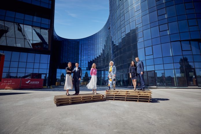 Dominique van Deth, Max van der Valk, Nadia Jansen, Sarai Bervoets, Sophie Gracia de Torres, Martien van der Valk
